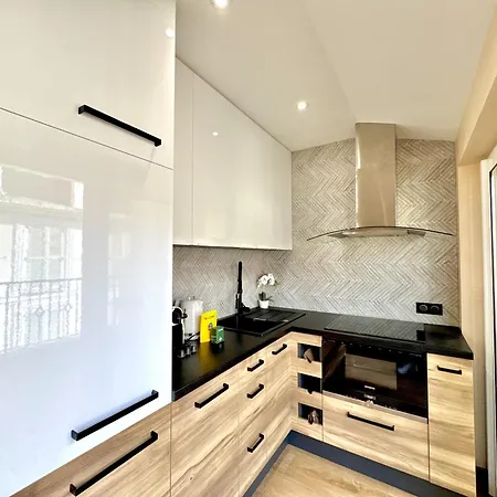 Floor Apartmán